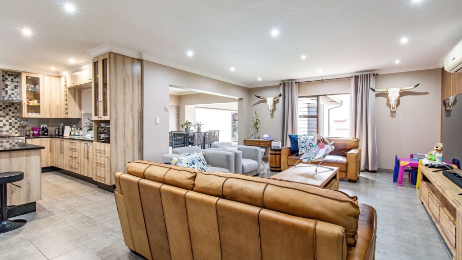 4 Bedroom Property for Sale in Boschdal North West